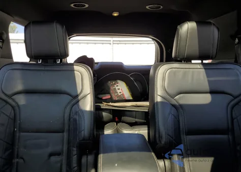 2017 Ford Explorer Platinum z USA, uszkodzony, nr VIN 1FM5K8HT7HGC75425